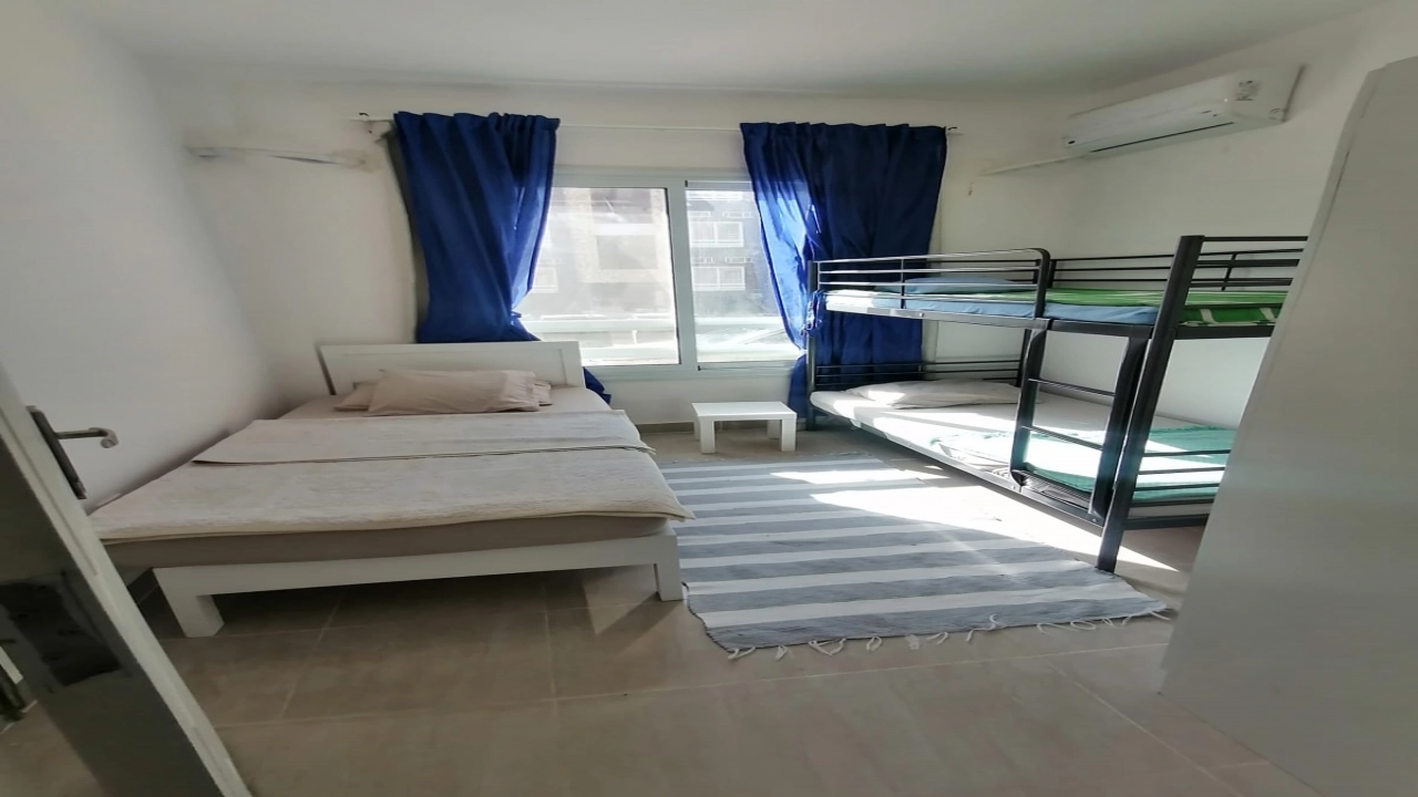 شاليه للايجار ارضي بجنينه في قرية بلومار السخنه