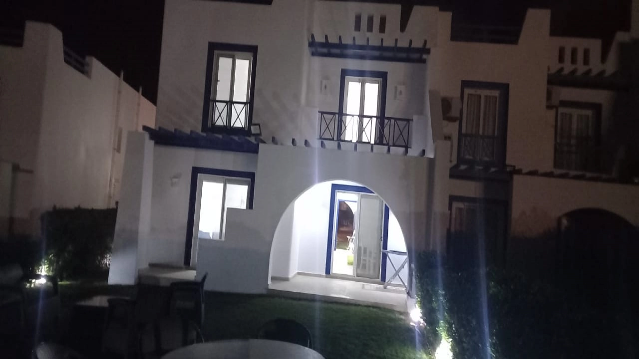 فيلا للايجار فى ماوتن فيو 4 غرف