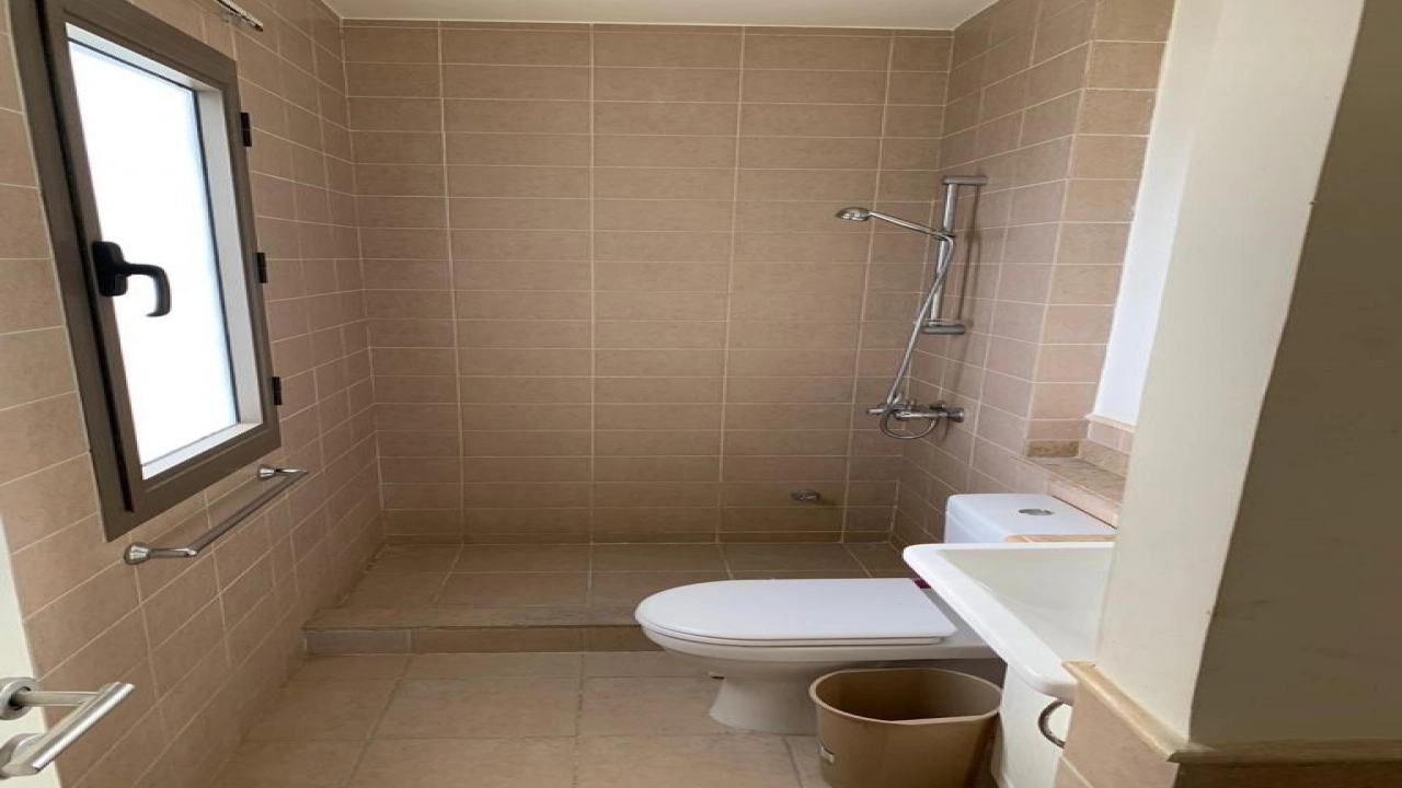 فيلا للايجار في مراسي فيرونا 3 غرف