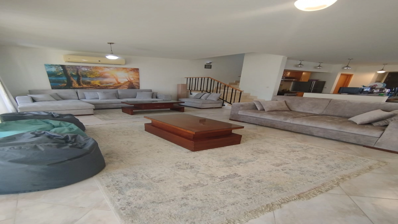 فيلا للايجار في مراسي فيرونا 3 غرف