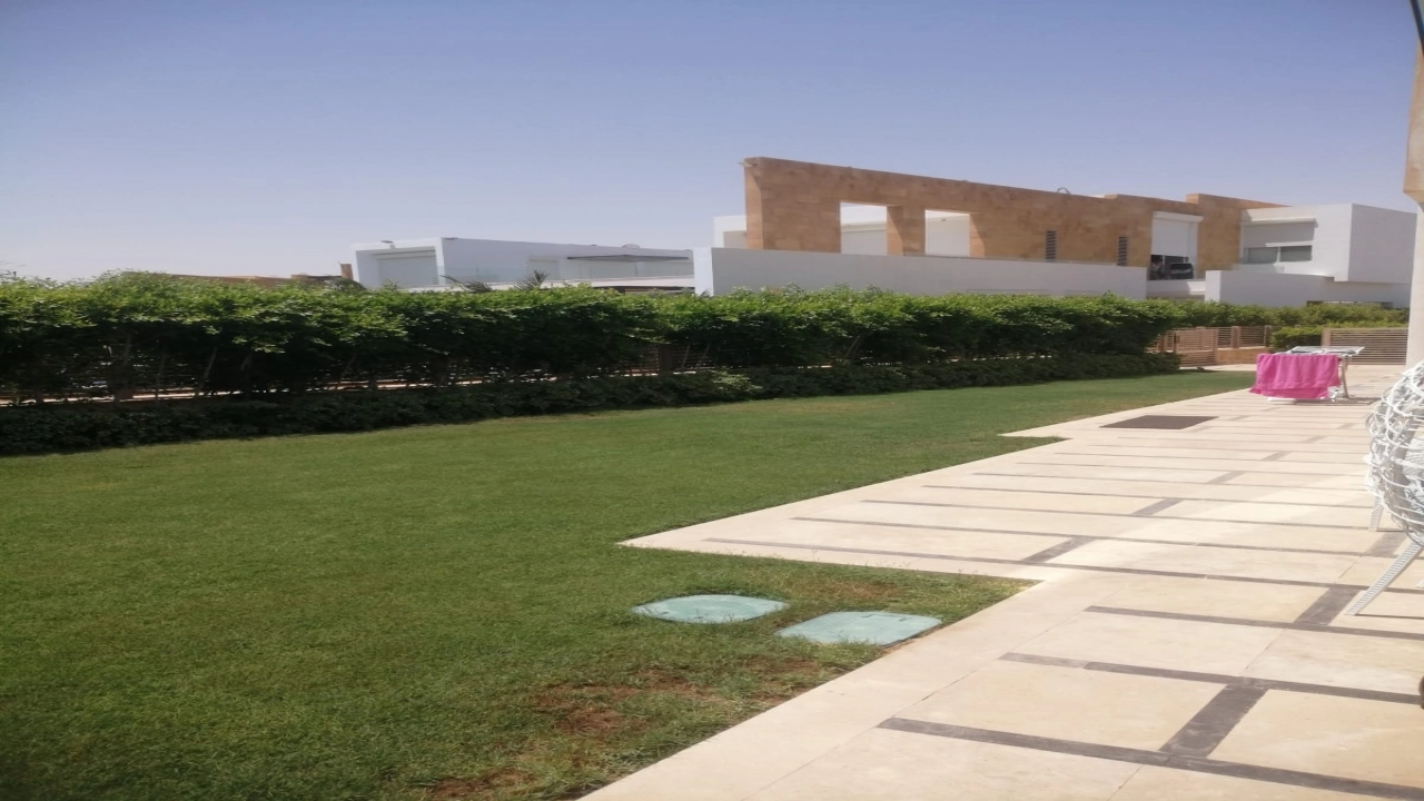 فيلا للإيجار في قرية سيشل الساحل الشمالي 5 غرف نوم