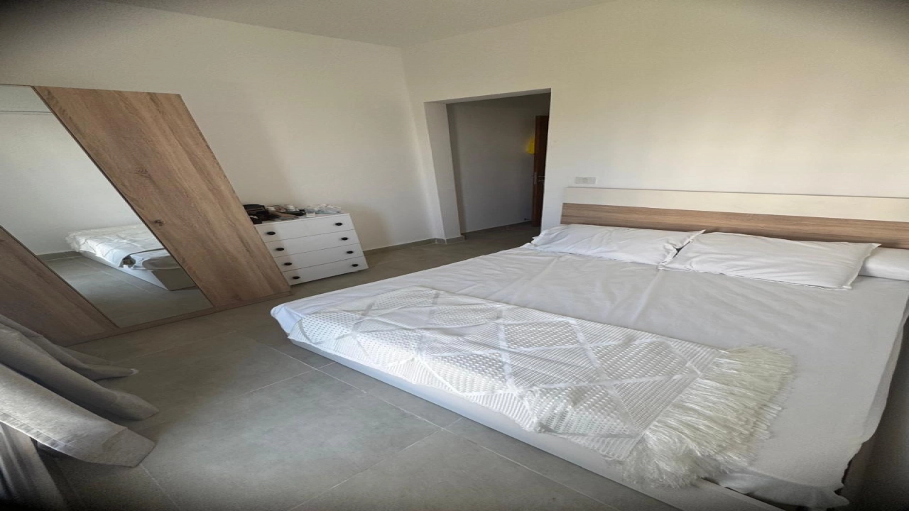 شاليه للايجار ارضي بجاردن في ماونتن فيو غرفتين