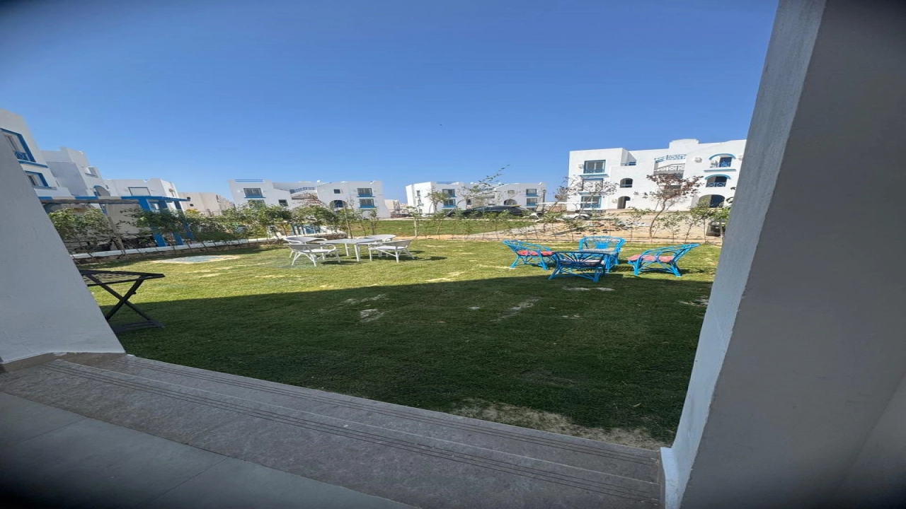 شاليه للايجار ارضي بجاردن في ماونتن فيو غرفتين