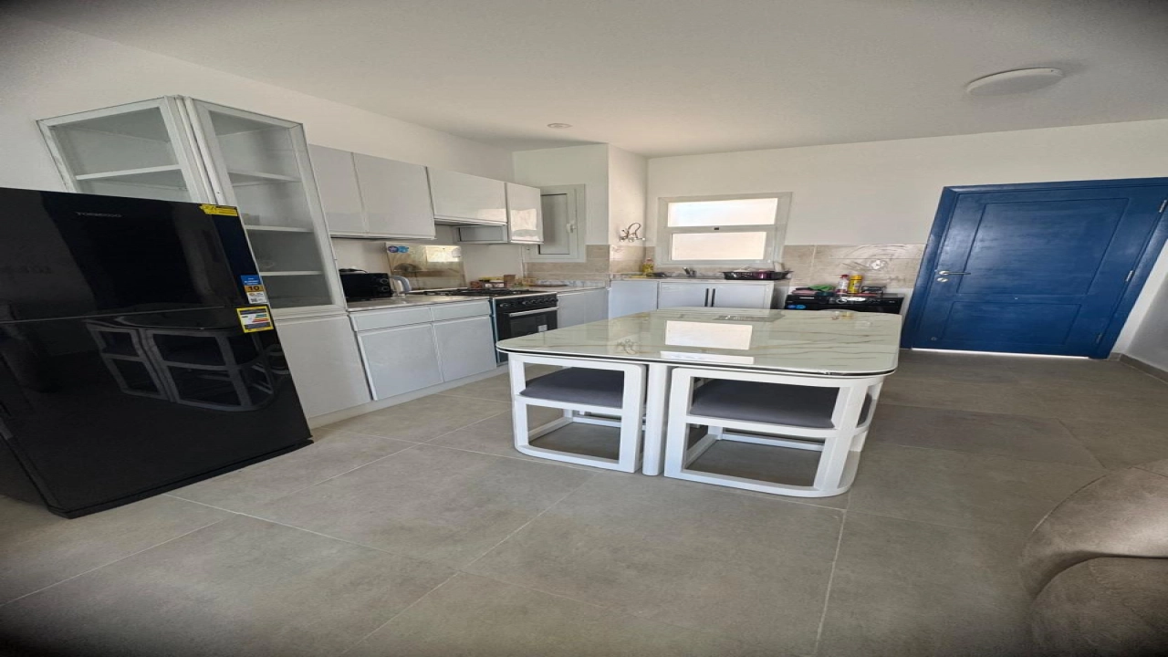 شاليه للايجار ارضي بجاردن في ماونتن فيو غرفتين