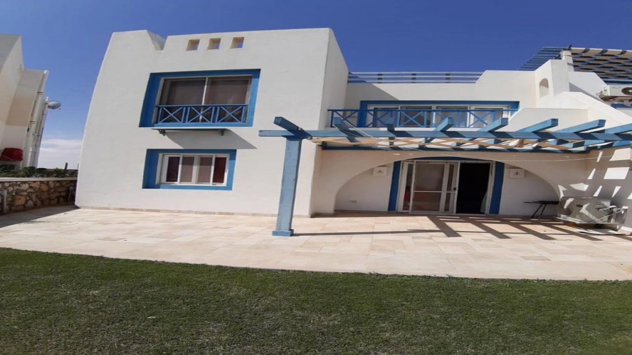 شايه للايجار في ماونتن فيو دور ارضي 3غرف