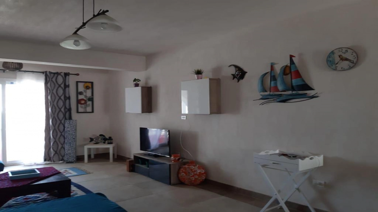 شايه للايجار في ماونتن فيو دور ارضي 3غرف