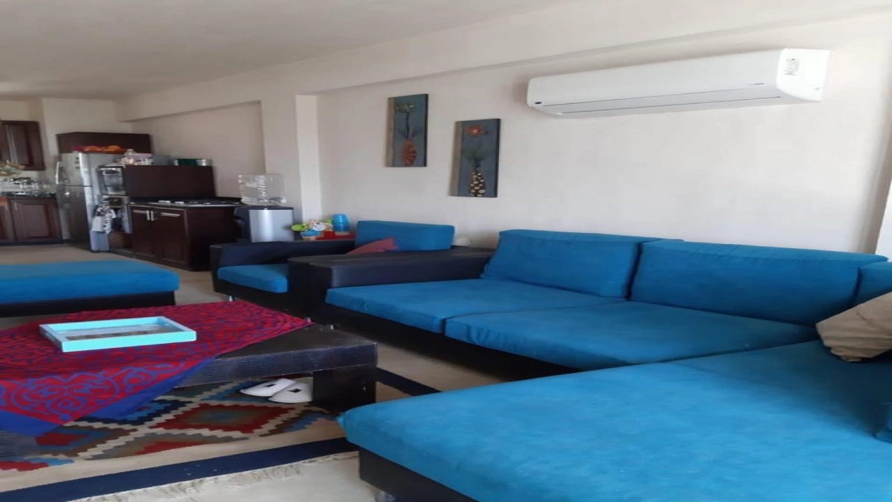 شايه للايجار في ماونتن فيو دور ارضي 3غرف