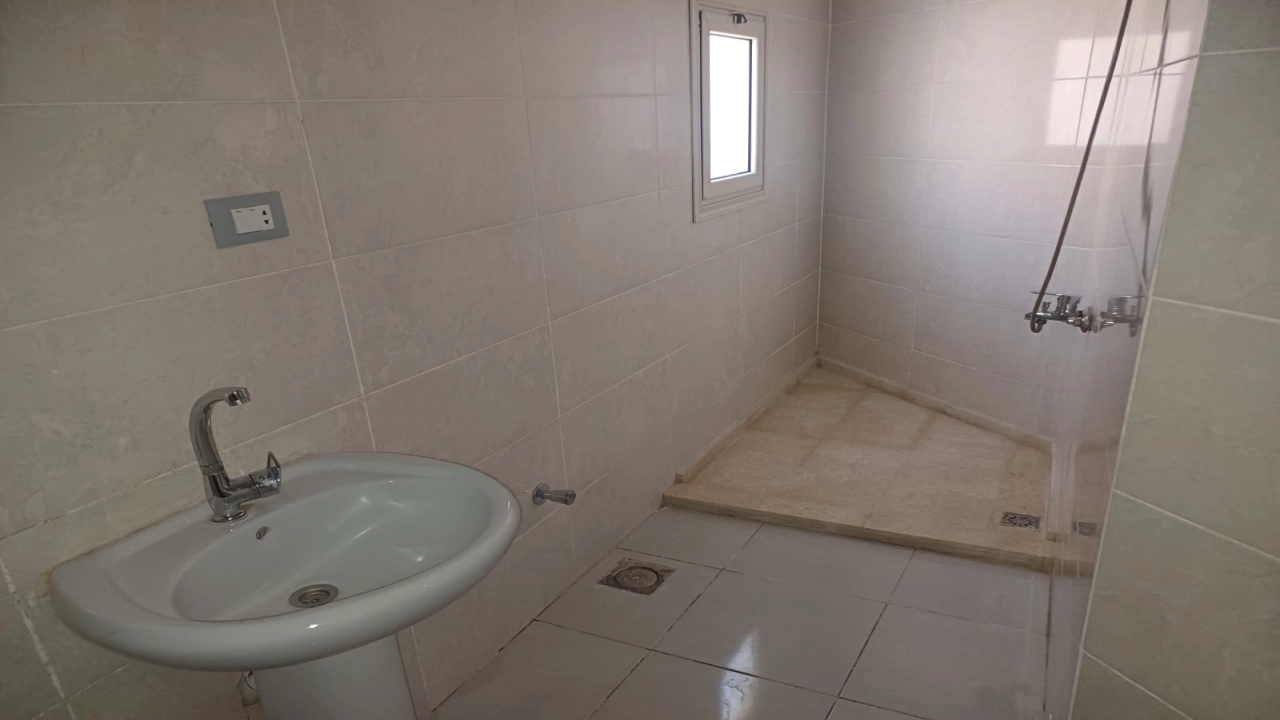 فيلا للايجار في مارينا 4 غرف