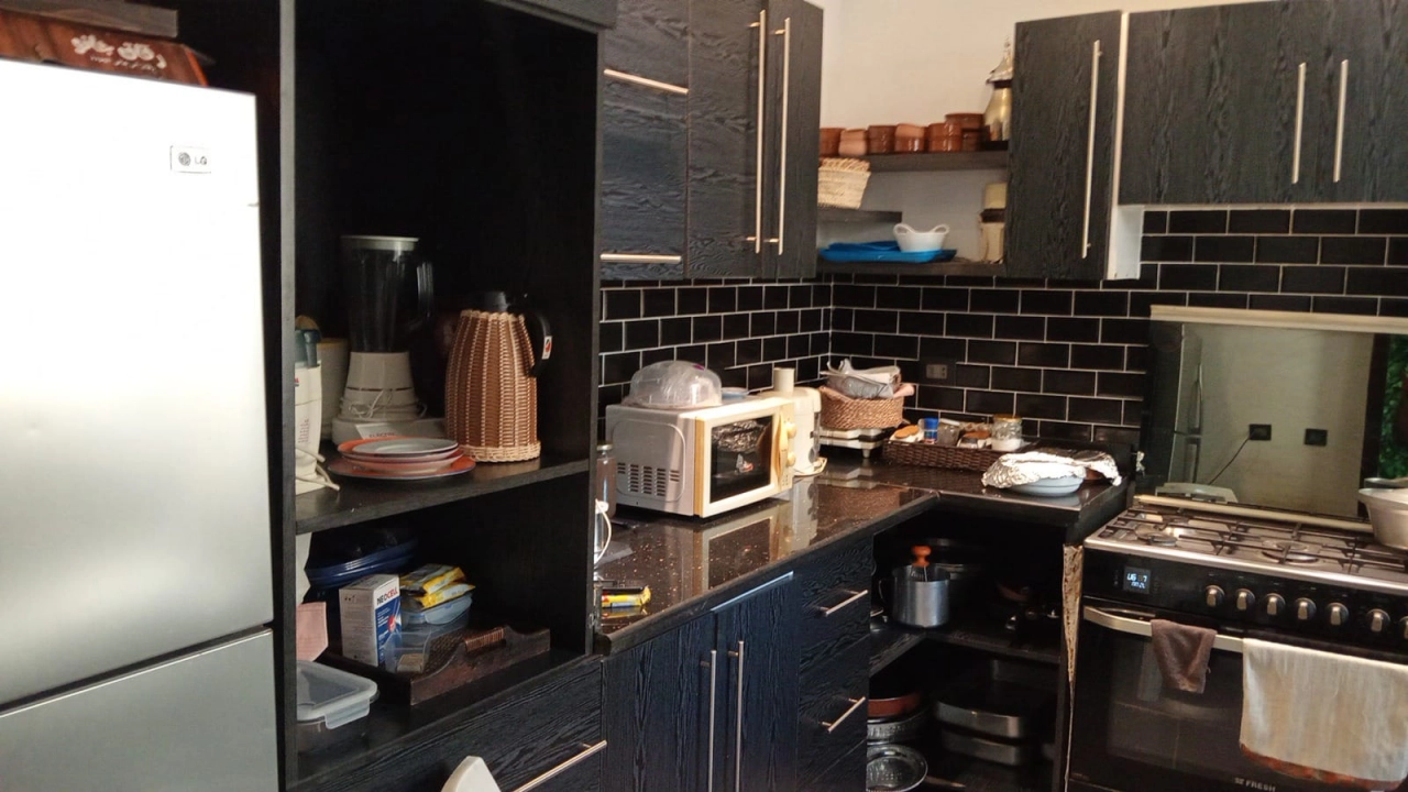 شاليه للايجار بالدور الارضي في سيشيل 4غرف