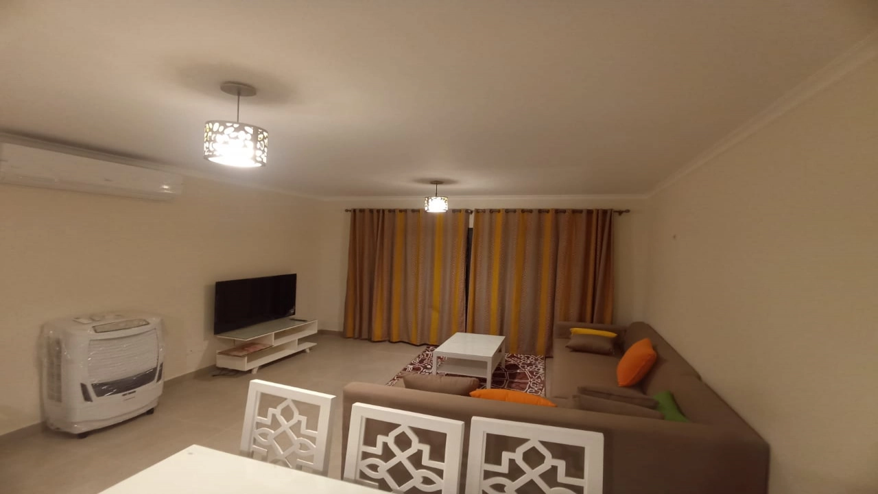 شاليه للايجار في جايا سيدي عبد الرحمن (الساحل الشمالي )