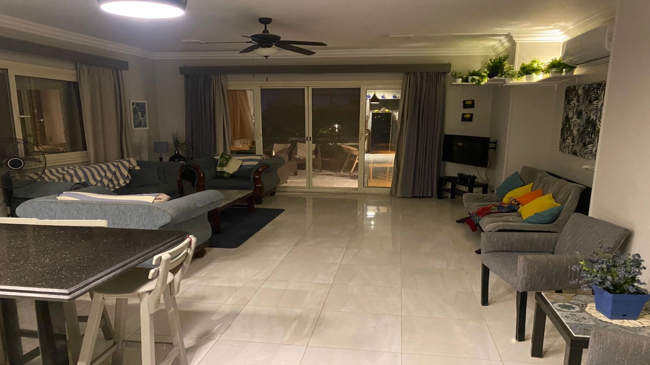 سنيور شاليه للايجار في هاسيندا باي 4 غرف