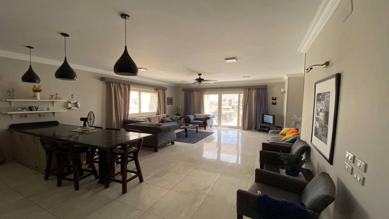 سنيور شاليه للايجار في هاسيندا باي 4 غرف