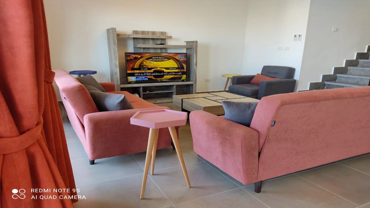 دوبلكس للايجار في قرية امواج ارضي 3 غرف