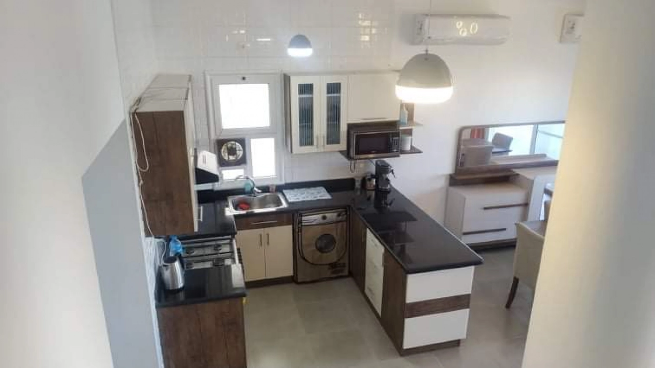 دوبلكس للايجار في قرية امواج ارضي 3 غرف