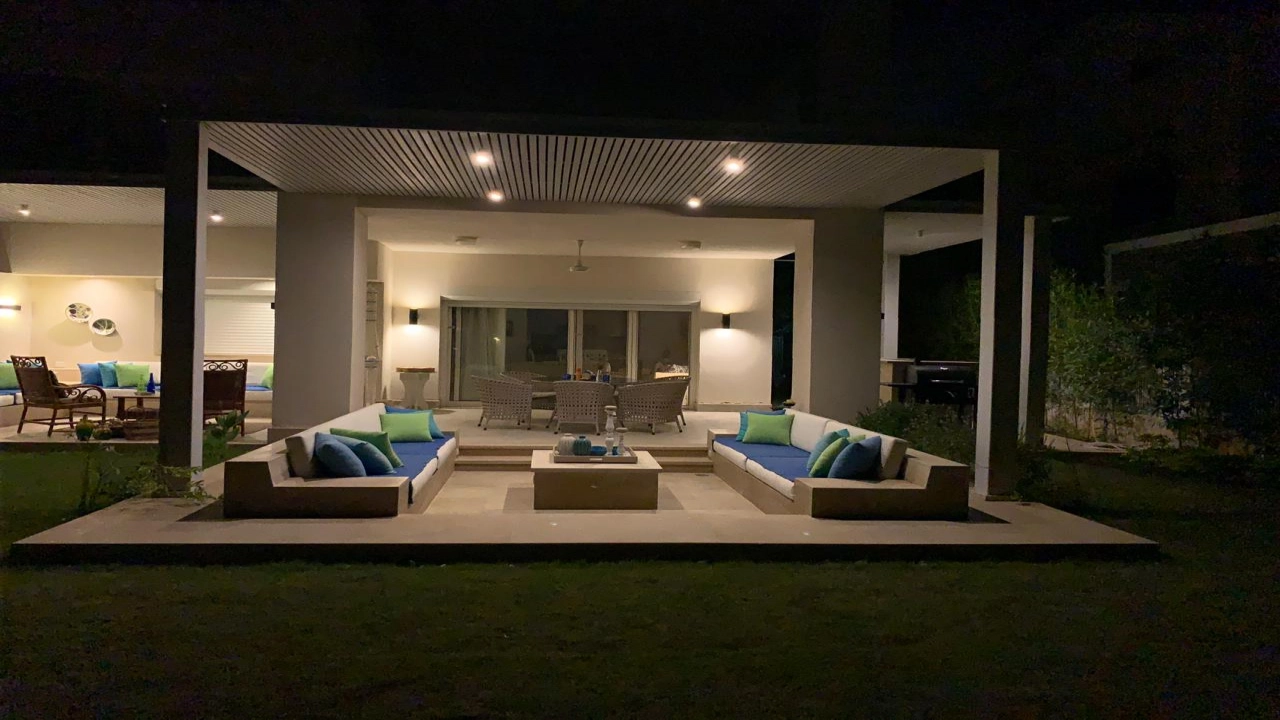 شاليه للايجار ارضي بجاردن 3 غرف في هاسيندا باي