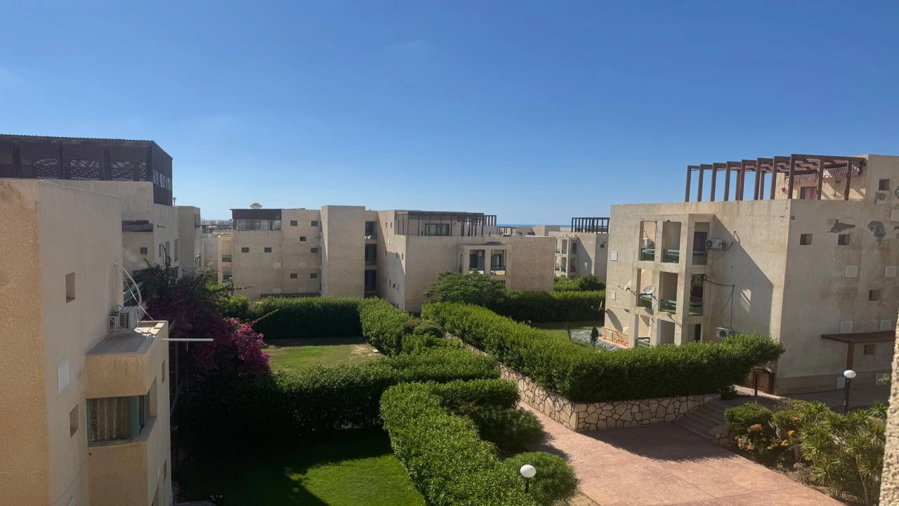 شاليه علوي بروف للبيع في قريه مينا 4 مكون من 3غرف