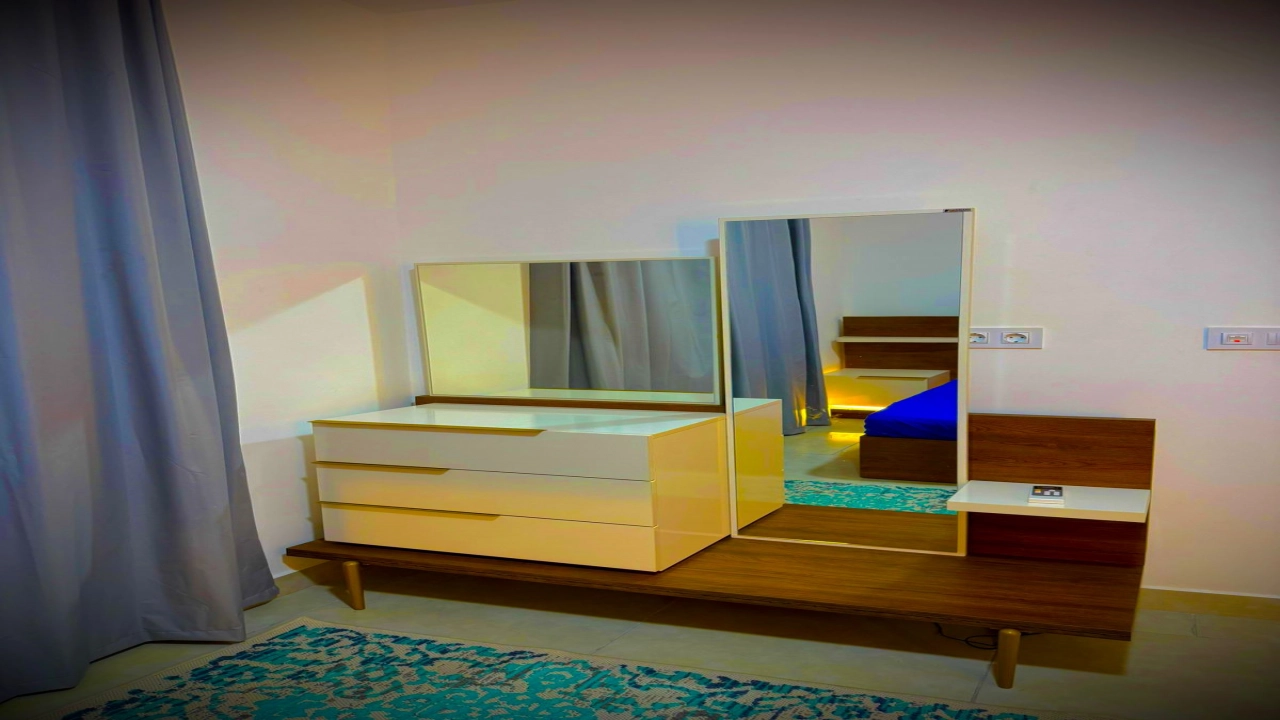 شاليه للايجار في مراسي جريك غرفه