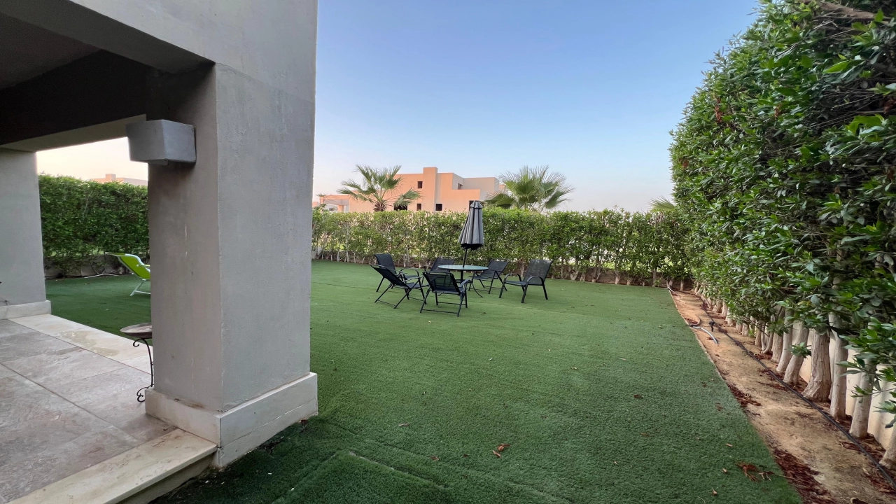 جنيور شاليه للبيع في هاسيندا باي ارضي 3غرف