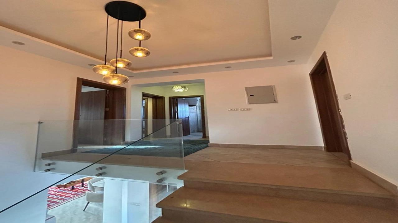 توين هاوس للايجار في امواج 5غرف