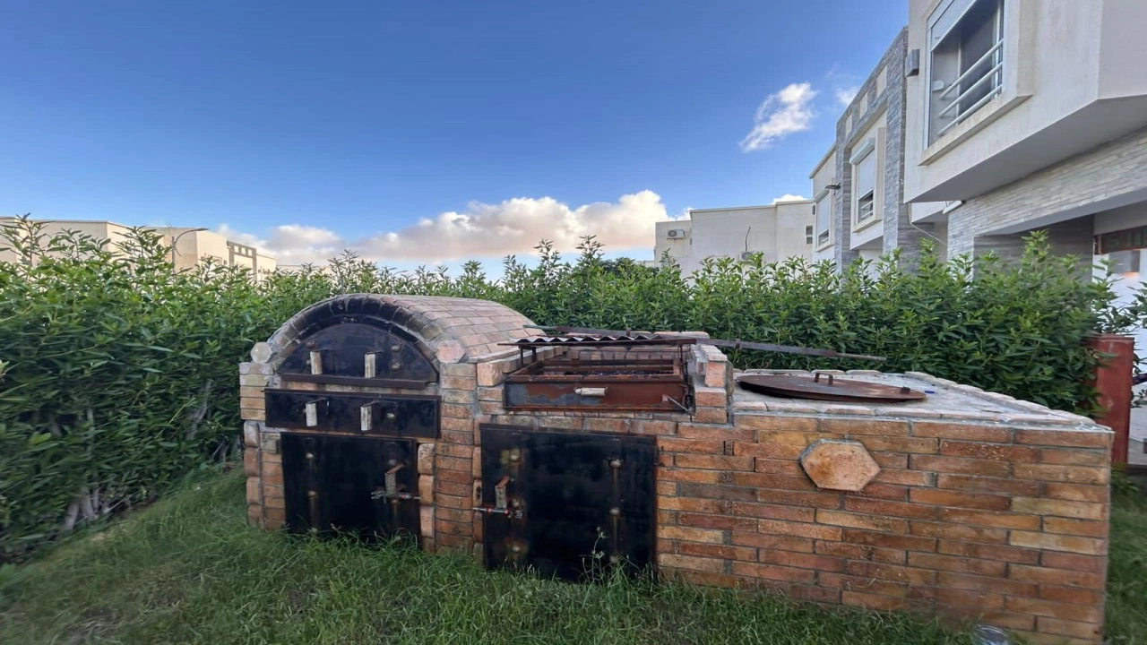 توين هاوس للايجار في امواج 5غرف