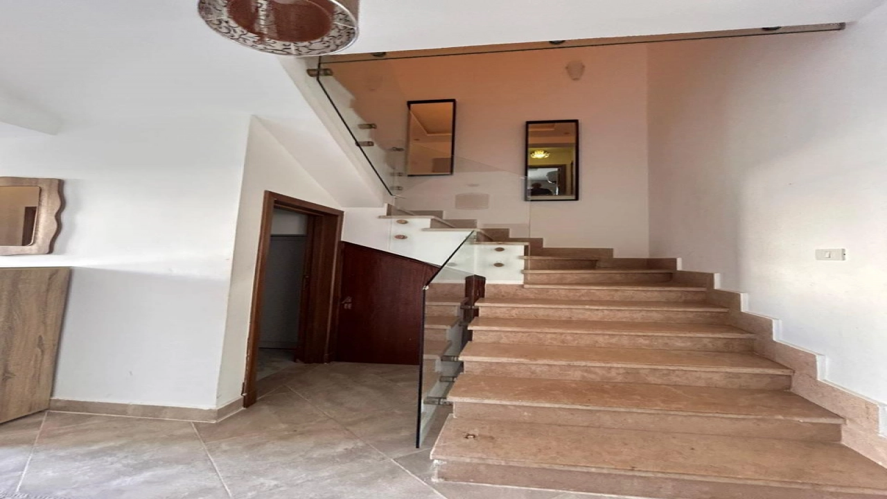 توين هاوس للايجار في امواج 5غرف