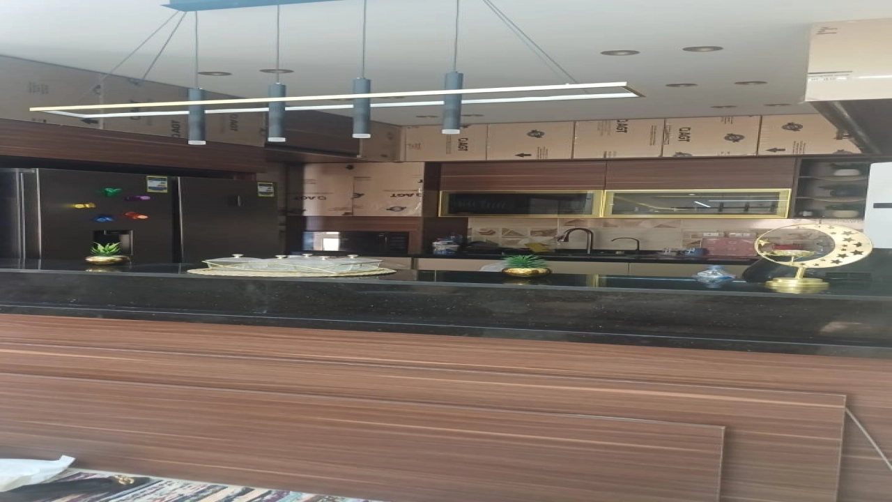 شقه للبيع في التجمع الخامس منطقه الاندلس 3 غرف