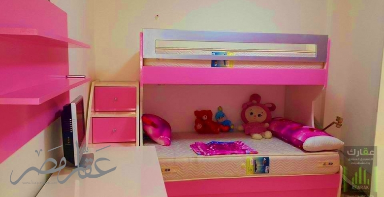 شقه في اشجار سيتي  ١١٥ متر و معاها روف ٥٠ متر