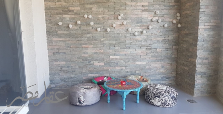 شاليه بجنينة وحمام سباحة بموقع متميز جدا بامواج سيدى عبد الرحمن