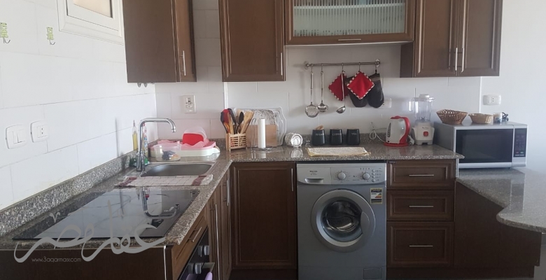 شاليه بجنينة وحمام سباحة بموقع متميز جدا بامواج سيدى عبد الرحمن