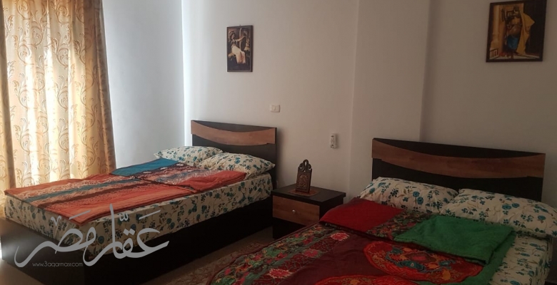 شاليه بجنينة وحمام سباحة بموقع متميز جدا بامواج سيدى عبد الرحمن