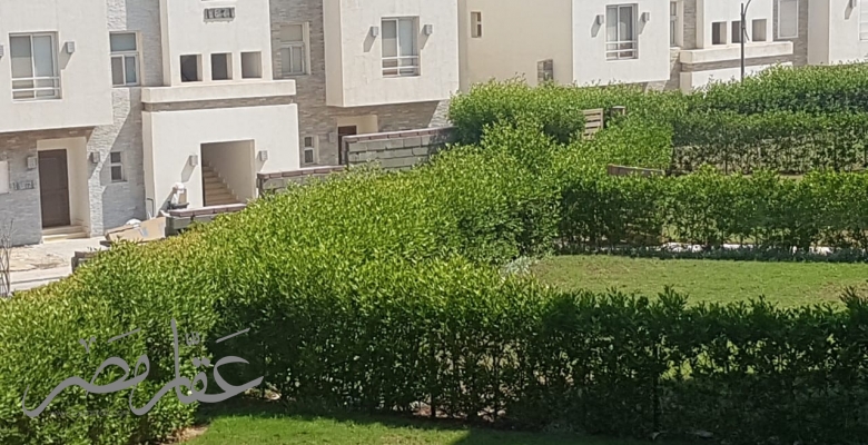 شاليه بجنينة وحمام سباحة بموقع متميز جدا بامواج سيدى عبد الرحمن