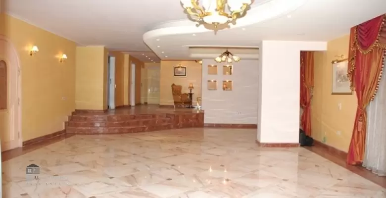 Unfurnished Apartment for rent 320.00 M2 in Cairo, Maadi