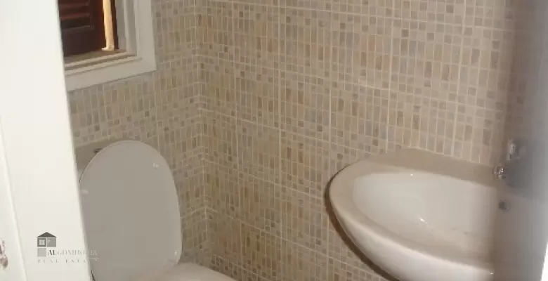 Unfurnished Ground Floor for rent 220.00 M2 in Cairo, Maadi