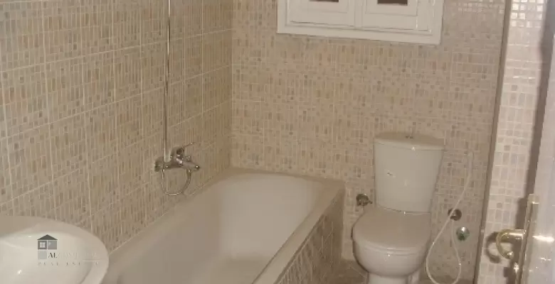 Unfurnished Ground Floor for rent 220.00 M2 in Cairo, Maadi