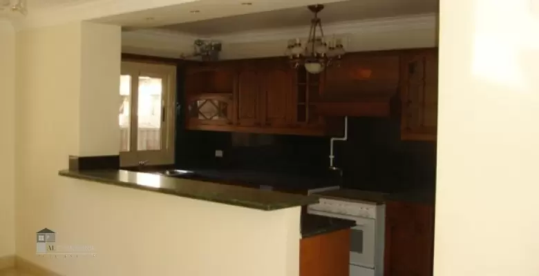 Unfurnished Apartment for rent 320.00 M2 in Cairo, Maadi