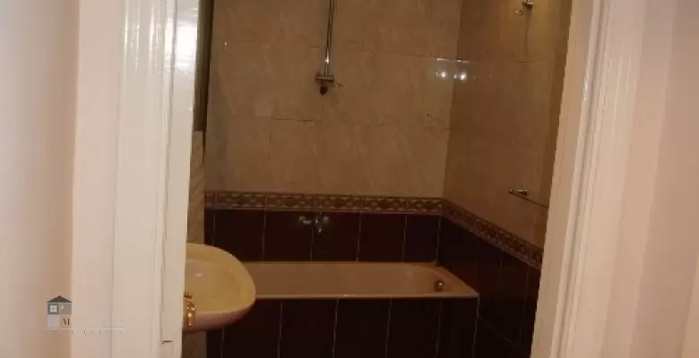 Unfurnished Apartment for rent 0.00 M2 in Cairo, Heliopolis