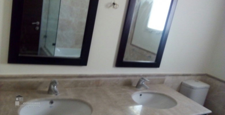 فيلا بالتجمع الخامس