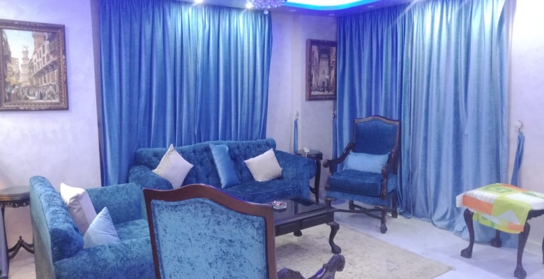 شقه للايجار بحي راقي بالعجوزه