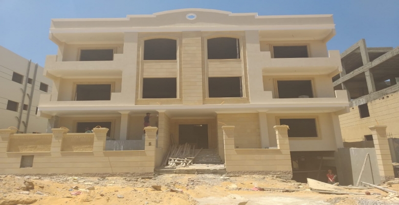 شقة للبيع في التجمع الخامس؛ القرنفل