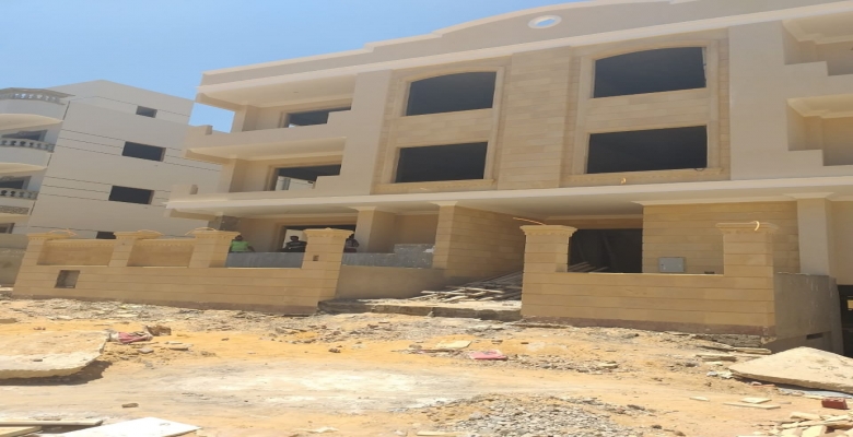 شقة للبيع في التجمع الخامس؛ القرنفل