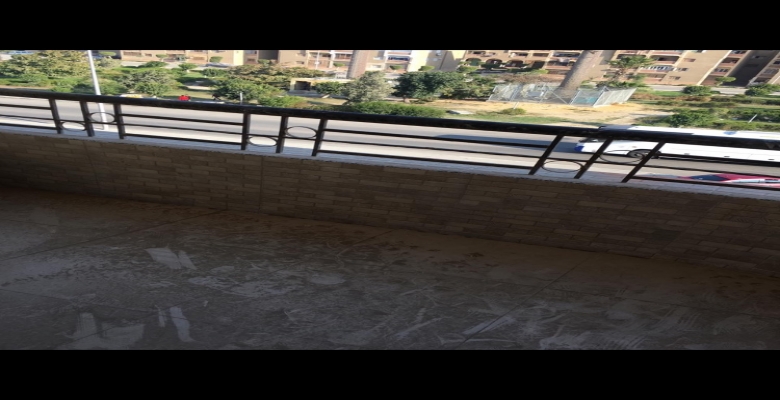 شقتين للبيع في كمبوند جاردينيا الشمس علي الشارع الرئيسي