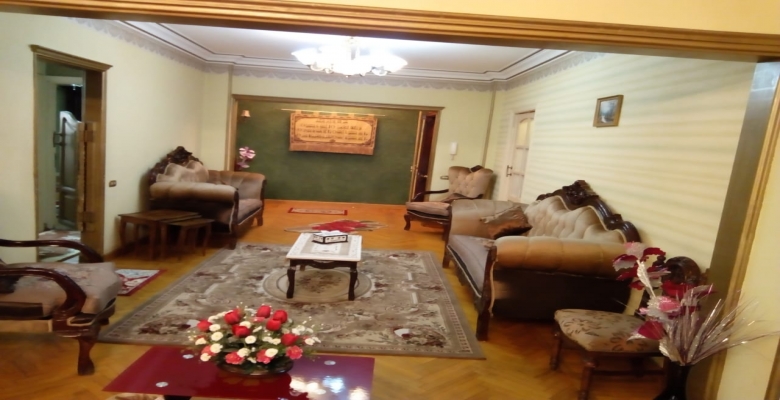 شقه مفروشه للايجار بحي راقي ف الدقي