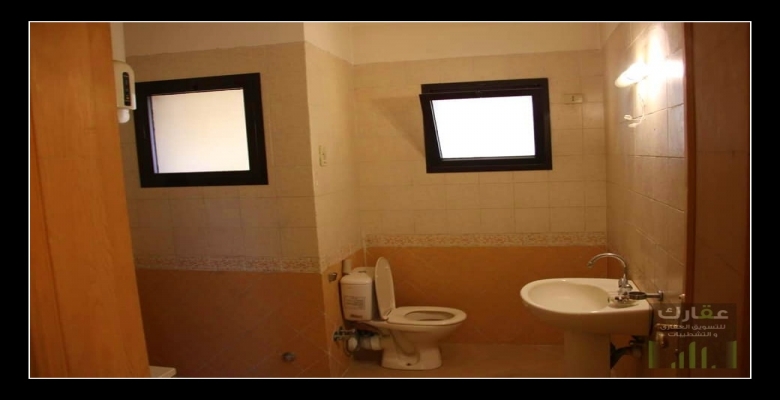 بکمبوند حی الاشجار امام دریم لاند شقه للبيع ١٦٠ متر دور ثاني تشطیب شرکه