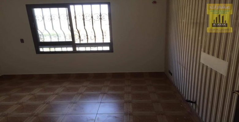 شقة لقطه للبيع تشطيب سوبر لوكس 182 م بموقع مميز جدااا في حي الاشجار( امام دريم لاند )