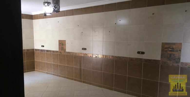 شقة لقطه للبيع تشطيب سوبر لوكس 182 م بموقع مميز جدااا في حي الاشجار( امام دريم لاند )