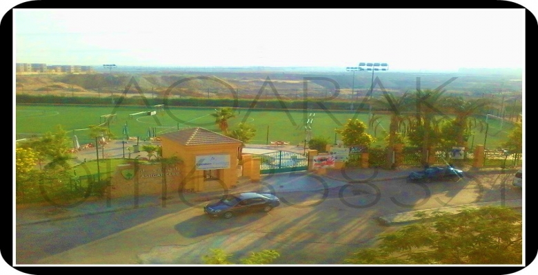 للبيع ١١٧ متر موقع مميز في كمبوند حي الاشجار أمام دريم لاند . نصف تشطيب