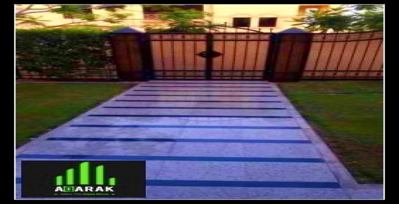 فيلا ايجار ب كمبوند اشجار هايتس خلف حى الاشجار تشطيب سوبر لوكس اول سكن كمبوند امن وحراسه ويوجد بالكمبوند خلف حى الاشجار و امام دريم لاند و بجوار مدينة زويل وجامعة نيو جيزه وجامعة مصر للغات المطلوب شهرين تامين وشهر ايجار ارضي بحديقه كبيره و اول و روف تشطيب