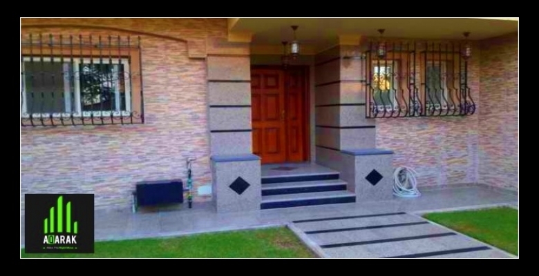 فيلا ايجار ب كمبوند اشجار هايتس خلف حى الاشجار تشطيب سوبر لوكس اول سكن كمبوند امن وحراسه ويوجد بالكمبوند خلف حى الاشجار و امام دريم لاند و بجوار مدينة زويل وجامعة نيو جيزه وجامعة مصر للغات المطلوب شهرين تامين وشهر ايجار ارضي بحديقه كبيره و اول و روف تشطيب