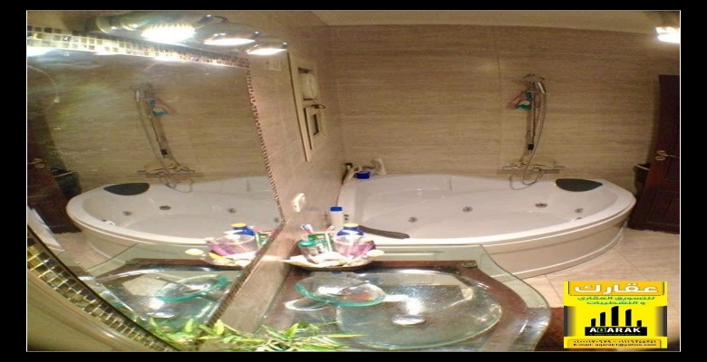 للبيع في كمبوند حي الأشجار شقة 209 متر دور ثاني 3 غرف نوم + 3 حمام + ريسبشن 4 قطع + مطبخ كبير + غرفة خزين تشطيب سوبر لوكس إستلام فوري من المالك . كمبوند حي الأشجار أمام دريم بارك ودريم لاند وقريب جدا من جامعة زويل ومدينة الإنتاج الإعلامي ومول مصر وقريب من