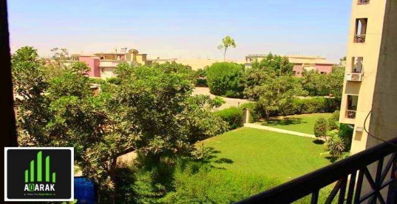 للبيع في كمبوند حي الأشجار شقة 209 متر دور ثاني 3 غرف نوم + 3 حمام + ريسبشن 4 قطع + مطبخ كبير + غرفة خزين تشطيب سوبر لوكس إستلام فوري من المالك . كمبوند حي الأشجار أمام دريم بارك ودريم لاند وقريب جدا من جامعة زويل ومدينة الإنتاج الإعلامي ومول مصر وقريب من